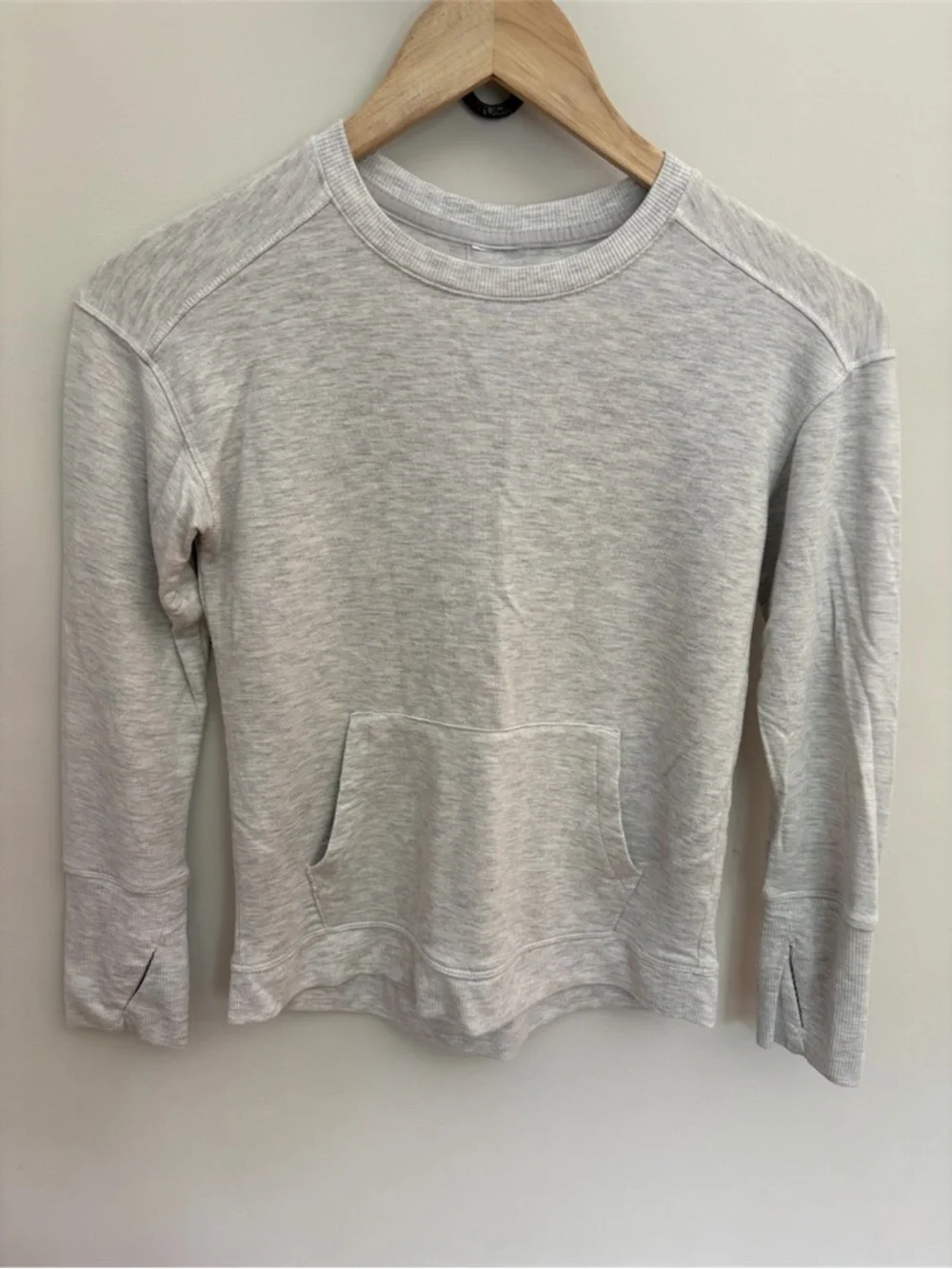 All in Motion Girls Gray Sweatshirt Thumbholes Pleated Back Medium 8/10